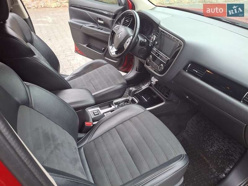 Позашляховик / Кросовер Mitsubishi Outlander 2019 в Вінниці