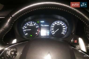 Позашляховик / Кросовер Mitsubishi Outlander 2018 в Харкові