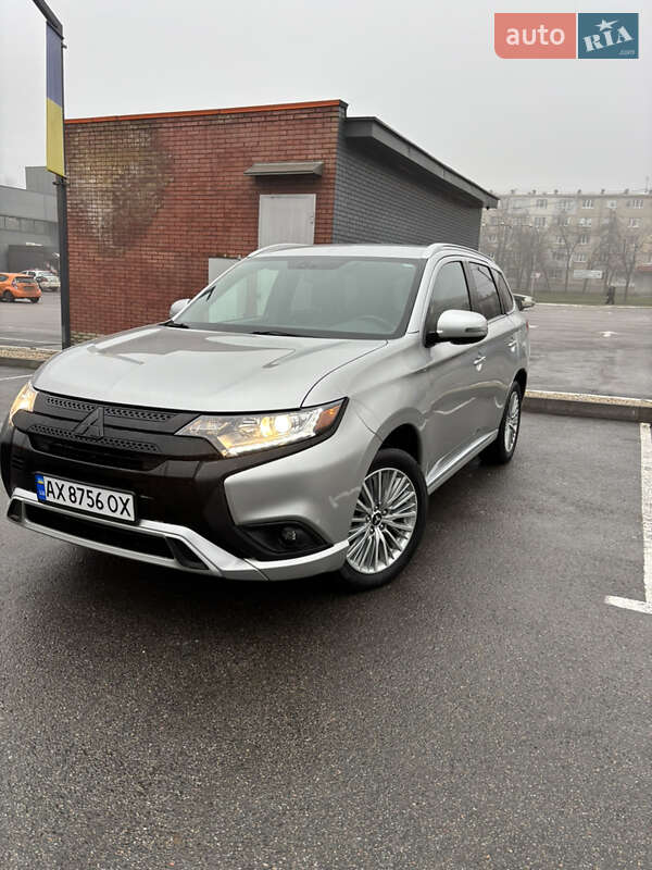 Внедорожник / Кроссовер Mitsubishi Outlander 2018 в Харькове