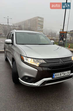Внедорожник / Кроссовер Mitsubishi Outlander 2018 в Харькове