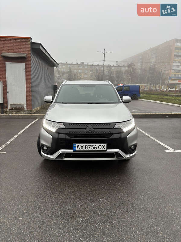 Внедорожник / Кроссовер Mitsubishi Outlander 2018 в Харькове