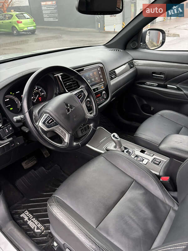 Внедорожник / Кроссовер Mitsubishi Outlander 2018 в Харькове