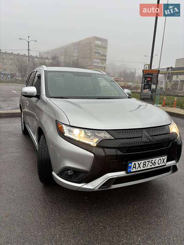 Внедорожник / Кроссовер Mitsubishi Outlander 2018 в Харькове