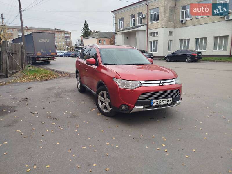 Внедорожник / Кроссовер Mitsubishi Outlander 2014 в Шепетовке