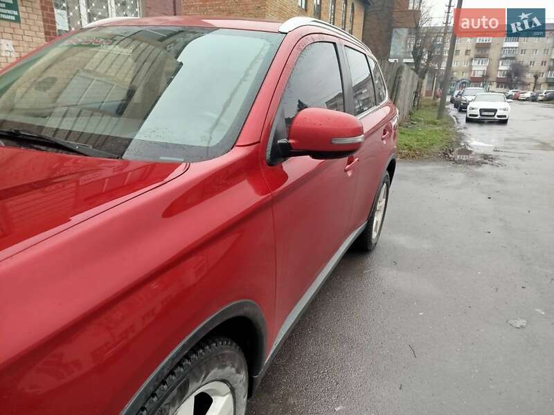 Внедорожник / Кроссовер Mitsubishi Outlander 2014 в Шепетовке