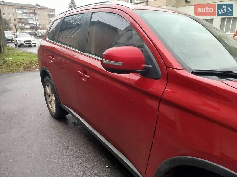 Внедорожник / Кроссовер Mitsubishi Outlander 2014 в Шепетовке