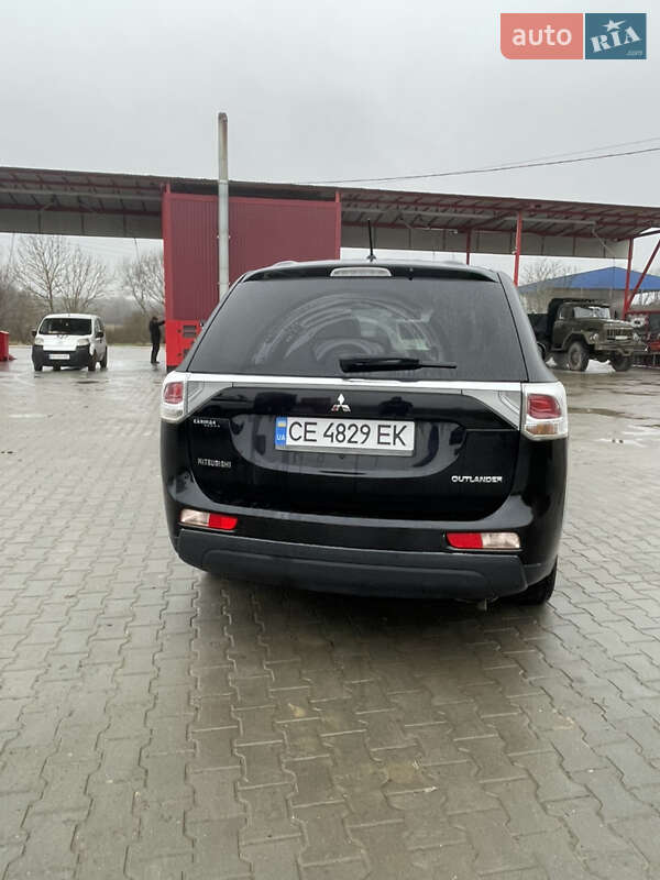Позашляховик / Кросовер Mitsubishi Outlander 2014 в Чернівцях