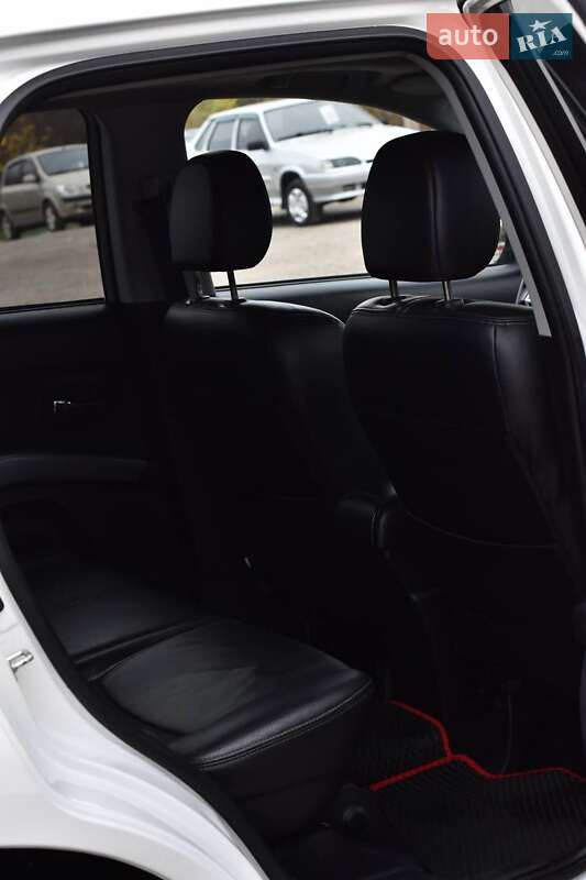 Позашляховик / Кросовер Mitsubishi Outlander 2008 в Кривому Розі фото 9 Позашляховик / Кросовер Mitsubishi Outlander 2008 в Кривому Розі