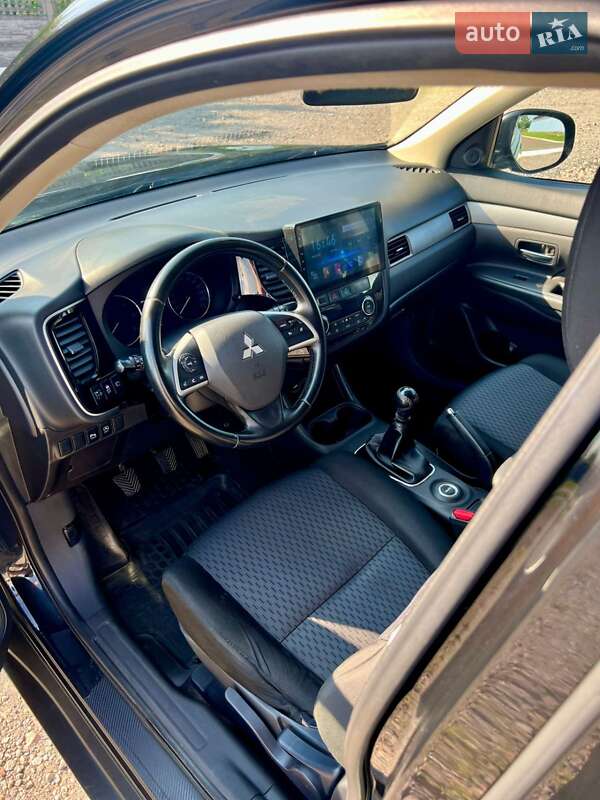 Позашляховик / Кросовер Mitsubishi Outlander 2012 в Батурині фото 17 Позашляховик / Кросовер Mitsubishi Outlander 2012 в Батурині