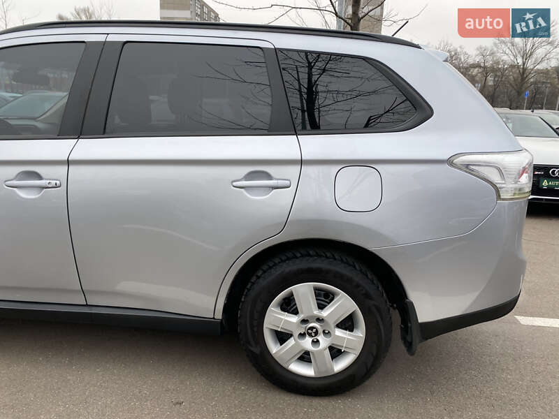 Позашляховик / Кросовер Mitsubishi Outlander 2012 в Києві фото 11 Позашляховик / Кросовер Mitsubishi Outlander 2012 в Києві
