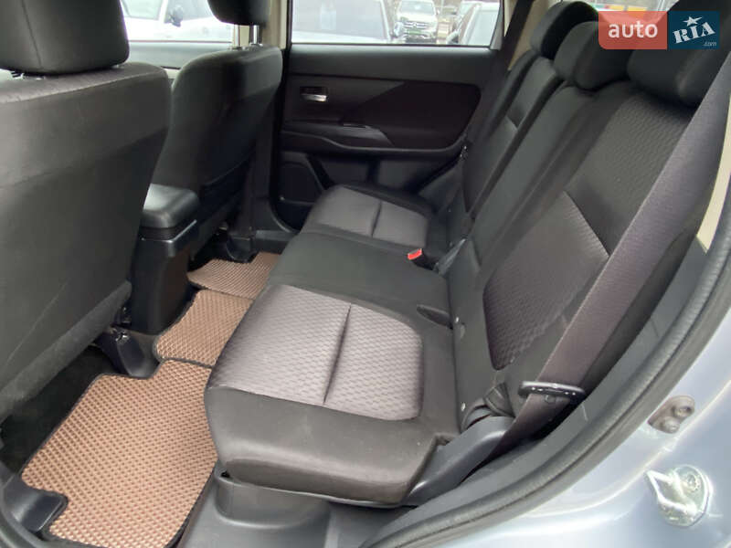 Позашляховик / Кросовер Mitsubishi Outlander 2012 в Києві фото 27 Позашляховик / Кросовер Mitsubishi Outlander 2012 в Києві