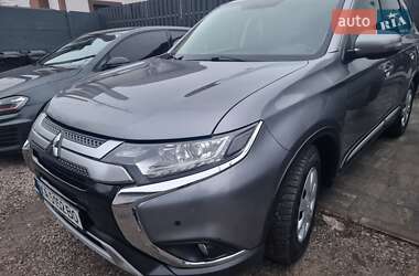 Внедорожник / Кроссовер Mitsubishi Outlander 2020 в Ирпене