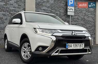 Внедорожник / Кроссовер Mitsubishi Outlander 2018 в Киеве