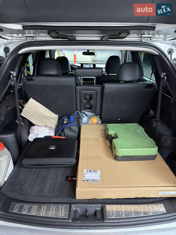 Внедорожник / Кроссовер Mitsubishi Outlander 2022 в Ирпене