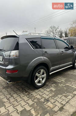 Внедорожник / Кроссовер Mitsubishi Outlander 2007 в Сторожинце