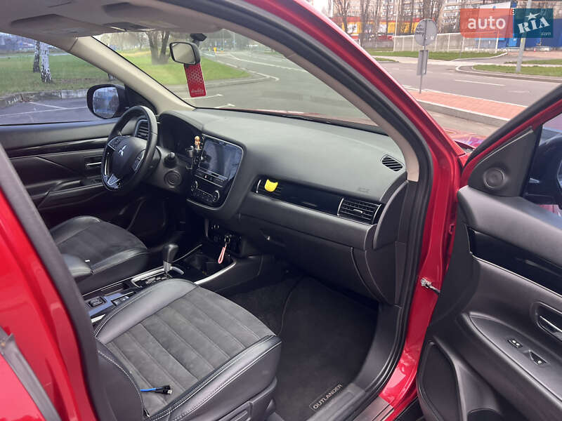 Внедорожник / Кроссовер Mitsubishi Outlander 2019 в Киеве фото 8 Внедорожник / Кроссовер Mitsubishi Outlander 2019 в Киеве