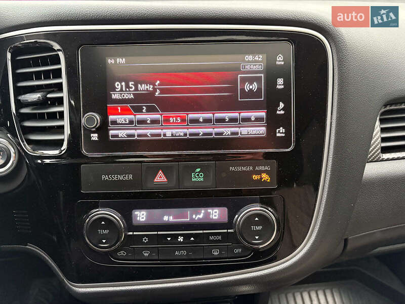 Позашляховик / Кросовер Mitsubishi Outlander 2017 в Львові фото 23 Позашляховик / Кросовер Mitsubishi Outlander 2017 в Львові