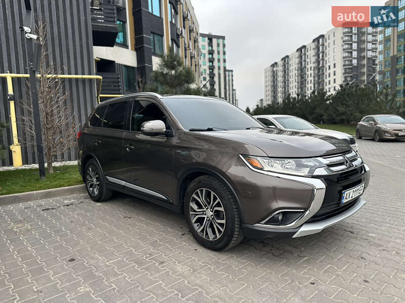 Внедорожник / Кроссовер Mitsubishi Outlander 2016 в Киеве фото 2 Внедорожник / Кроссовер Mitsubishi Outlander 2016 в Киеве