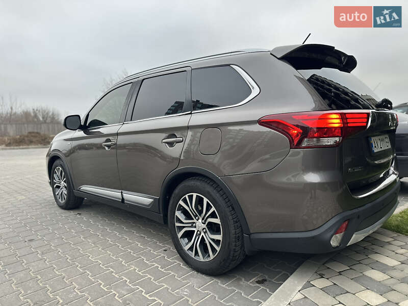 Внедорожник / Кроссовер Mitsubishi Outlander 2016 в Киеве фото 6 Внедорожник / Кроссовер Mitsubishi Outlander 2016 в Киеве