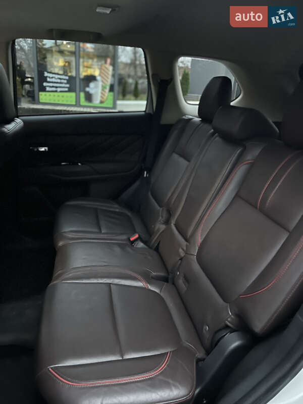 Внедорожник / Кроссовер Mitsubishi Outlander 2018 в Харькове фото 19 Внедорожник / Кроссовер Mitsubishi Outlander 2018 в Харькове