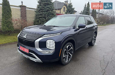 Позашляховик / Кросовер Mitsubishi Outlander 2022 в Києві