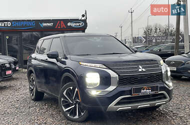Позашляховик / Кросовер Mitsubishi Outlander 2023 в Львові
