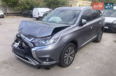 Позашляховик / Кросовер Mitsubishi Outlander 2021 в Дніпрі