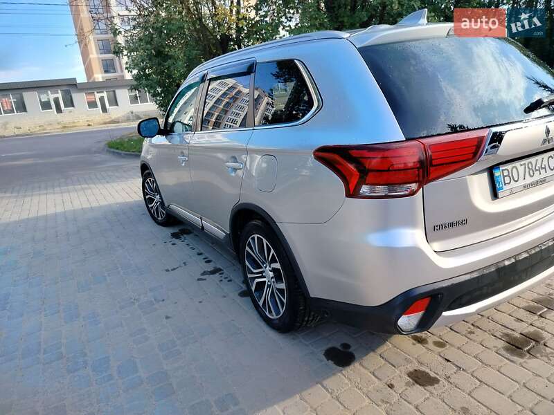 Внедорожник / Кроссовер Mitsubishi Outlander 2018 в Тернополе фото 9 Внедорожник / Кроссовер Mitsubishi Outlander 2018 в Тернополе
