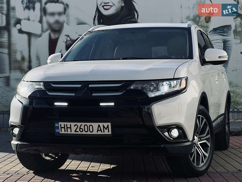 Внедорожник / Кроссовер Mitsubishi Outlander 2015 в Одессе фото 6 Внедорожник / Кроссовер Mitsubishi Outlander 2015 в Одессе
