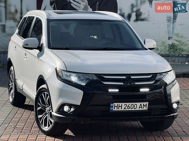 Внедорожник / Кроссовер Mitsubishi Outlander 2015 в Одессе фото 10 Внедорожник / Кроссовер Mitsubishi Outlander 2015 в Одессе