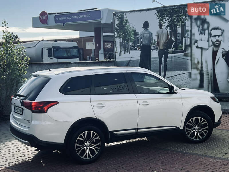 Внедорожник / Кроссовер Mitsubishi Outlander 2015 в Одессе фото 15 Внедорожник / Кроссовер Mitsubishi Outlander 2015 в Одессе