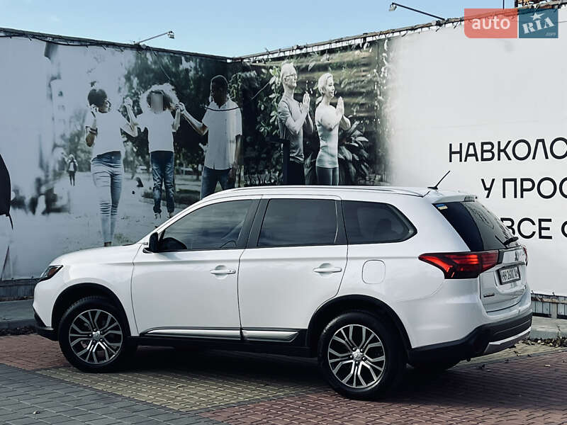 Внедорожник / Кроссовер Mitsubishi Outlander 2015 в Одессе фото 20 Внедорожник / Кроссовер Mitsubishi Outlander 2015 в Одессе