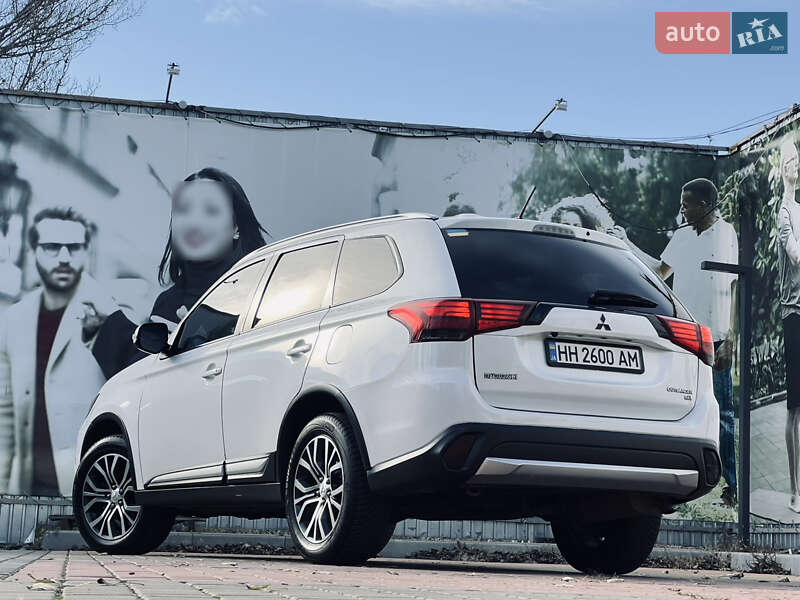 Внедорожник / Кроссовер Mitsubishi Outlander 2015 в Одессе фото 21 Внедорожник / Кроссовер Mitsubishi Outlander 2015 в Одессе