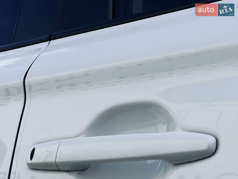 Внедорожник / Кроссовер Mitsubishi Outlander 2015 в Одессе фото 29 Внедорожник / Кроссовер Mitsubishi Outlander 2015 в Одессе