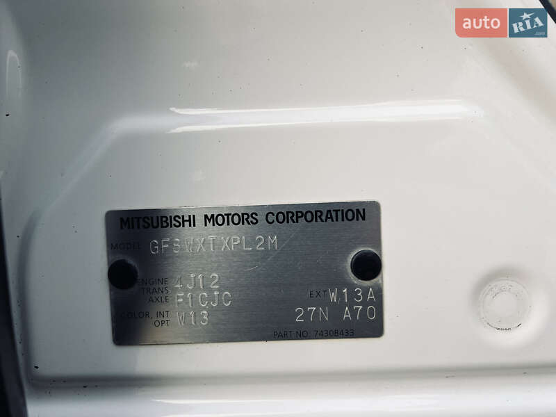 Внедорожник / Кроссовер Mitsubishi Outlander 2015 в Одессе фото 49 Внедорожник / Кроссовер Mitsubishi Outlander 2015 в Одессе