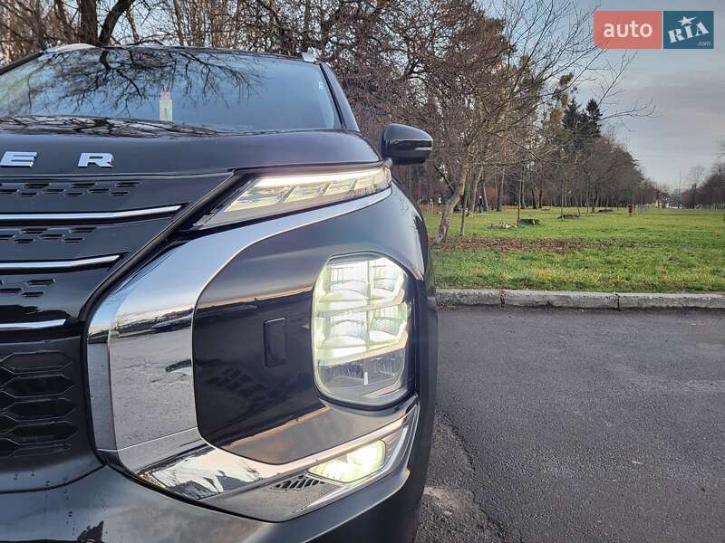 Позашляховик / Кросовер Mitsubishi Outlander 2022 в Львові