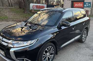Внедорожник / Кроссовер Mitsubishi Outlander 2015 в Запорожье