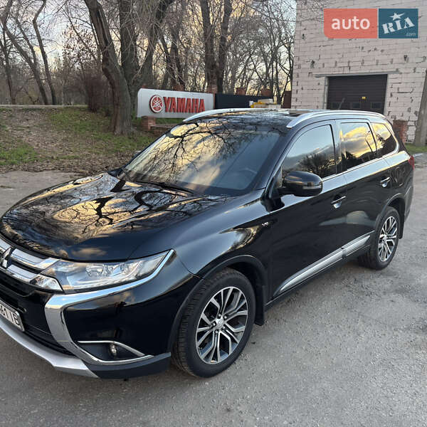 Mitsubishi Outlander 2015