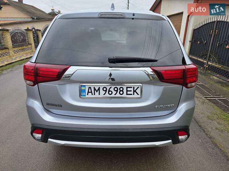Внедорожник / Кроссовер Mitsubishi Outlander 2017 в Тернополе фото 9 Внедорожник / Кроссовер Mitsubishi Outlander 2017 в Тернополе