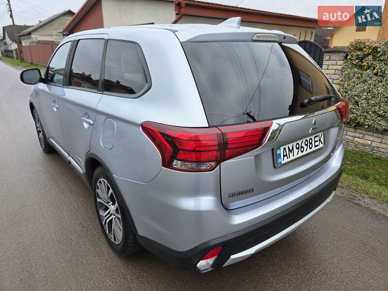 Внедорожник / Кроссовер Mitsubishi Outlander 2017 в Тернополе фото 8 Внедорожник / Кроссовер Mitsubishi Outlander 2017 в Тернополе