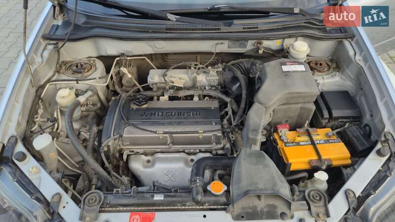 Позашляховик / Кросовер Mitsubishi Outlander 2003 в Ізмаїлі