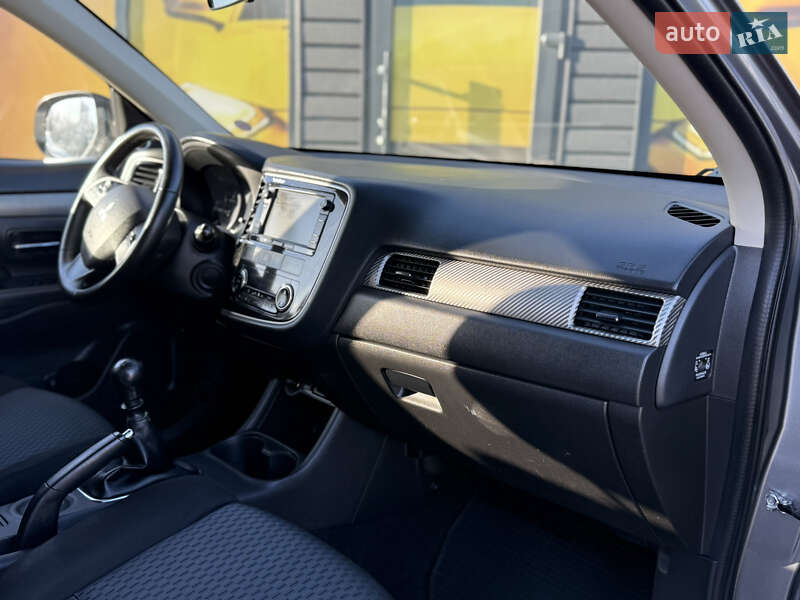 Внедорожник / Кроссовер Mitsubishi Outlander 2013 в Стрые фото 32 Внедорожник / Кроссовер Mitsubishi Outlander 2013 в Стрые