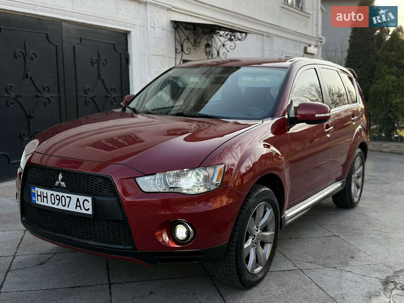 Mitsubishi Outlander 2011