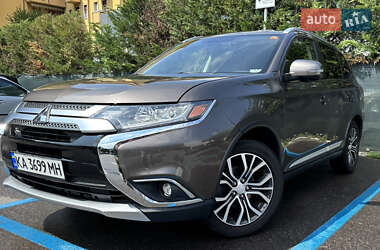Внедорожник / Кроссовер Mitsubishi Outlander 2018 в Киеве