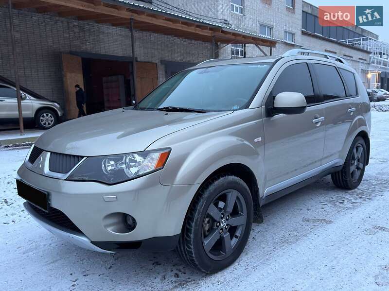 Внедорожник / Кроссовер Mitsubishi Outlander 2007 в Ахтырке