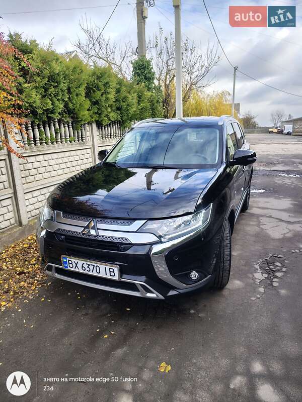 Mitsubishi Outlander 2021