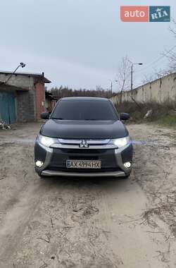 Позашляховик / Кросовер Mitsubishi Outlander 2016 в Чугуєві
