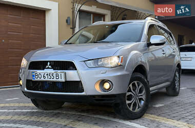 Позашляховик / Кросовер Mitsubishi Outlander 2010 в Косові