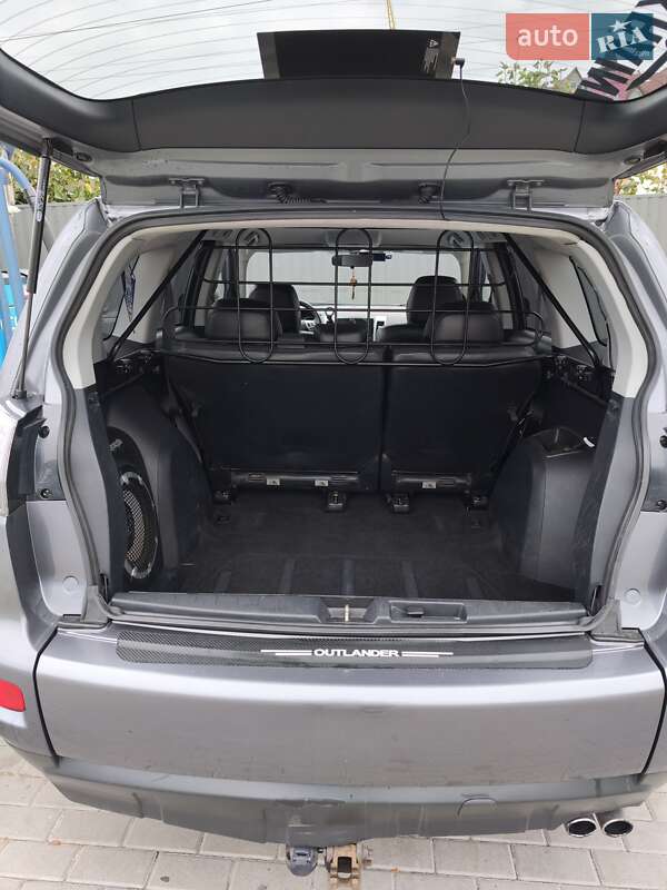 Внедорожник / Кроссовер Mitsubishi Outlander 2010 в Киеве