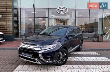 Позашляховик / Кросовер Mitsubishi Outlander 2021 в Києві